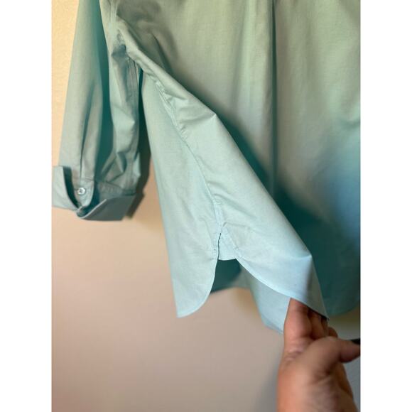 CHICO'S Medium Ice Blue Top No Iron Chic Button Down Stretch Career Preppy - Picture 7 of 7